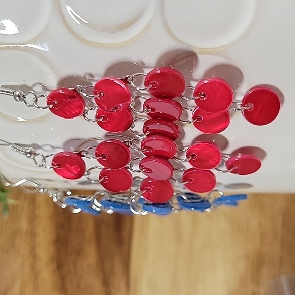 SEASHELL CHANDELIER EARRINGS, choice of color - Picture 3 of 8